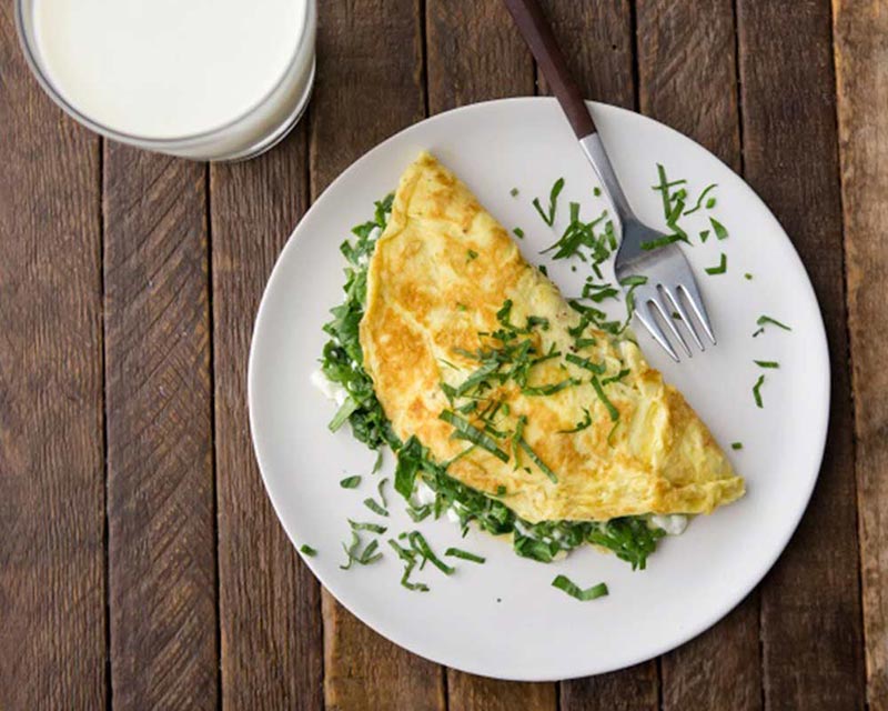 Omelet with Herbed Cottage Cheese and Spinach