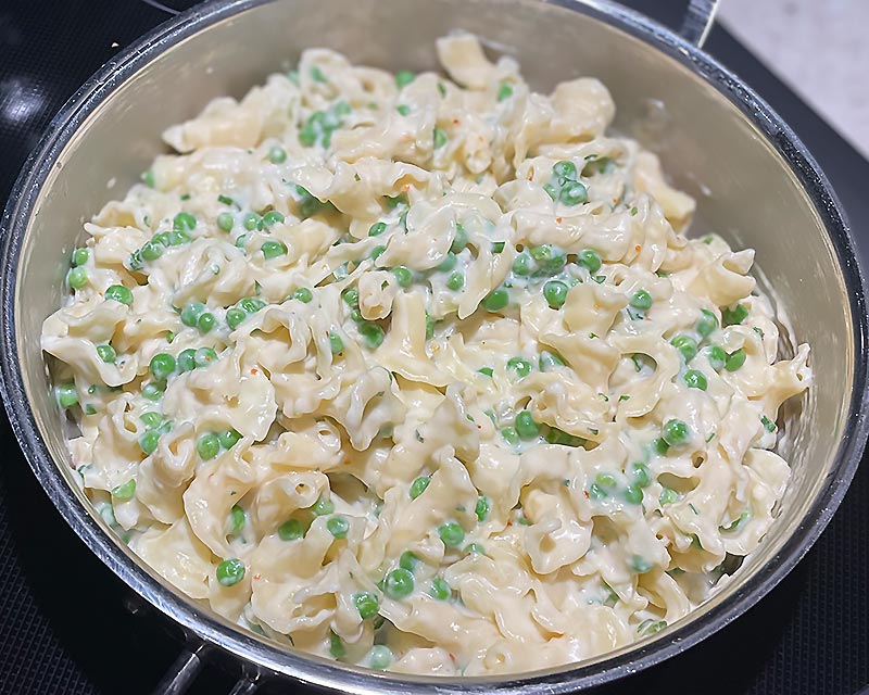 One-Pot Creamy Pasta with Herbs, Peas & Parmesan