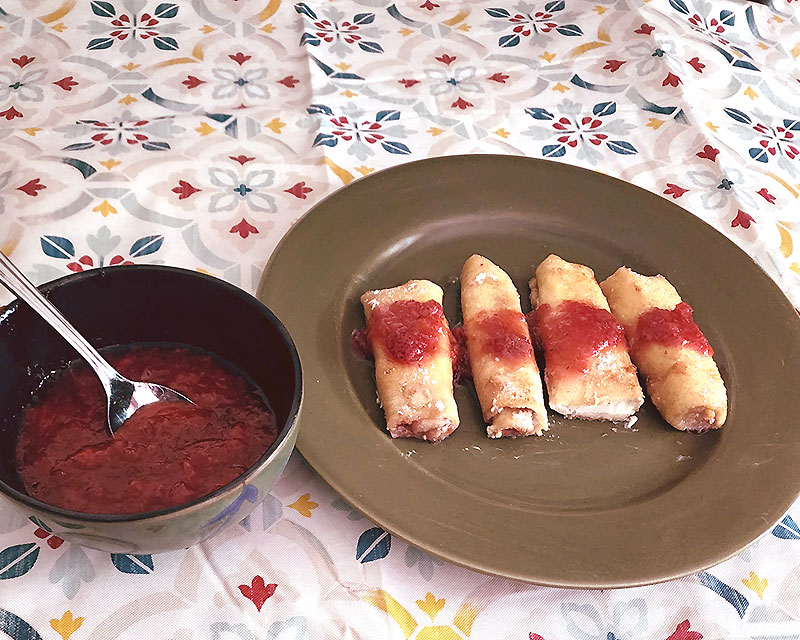 Strawberry-Rhubarb French Toast Rollups